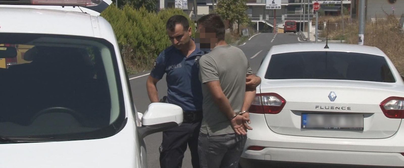 Yedi ay Ã¶nce evlenen uzman Ã§avuÅ, boÅanmak isteyen eÅinin evini basarak kurÅun yaÄdÄ±rdÄ±. Daha Ã¶nceki eÅinden olan Ã§ocuklarÄ±nÄ±n Ã¶nÃ¼nde dehÅet yaÅayan kadÄ±nÄ± Ã¶lmekten polis ekipleri son anda kurtardÄ±. ile ilgili gÃ¶rsel sonucu