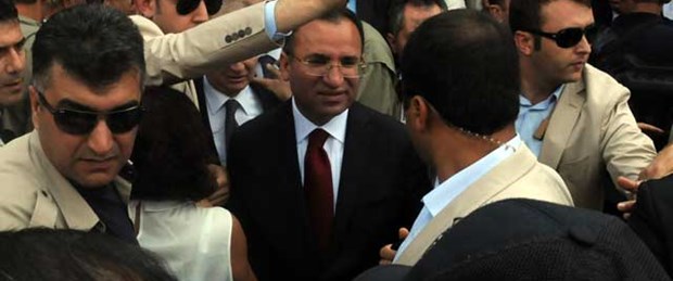 Bozdağ: Umarım o hakim yumruk yemez
