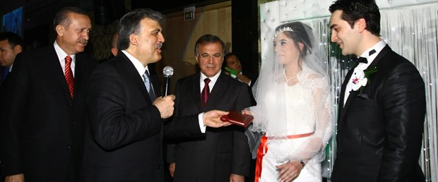 Bülent Arınç’a türbansız gelin