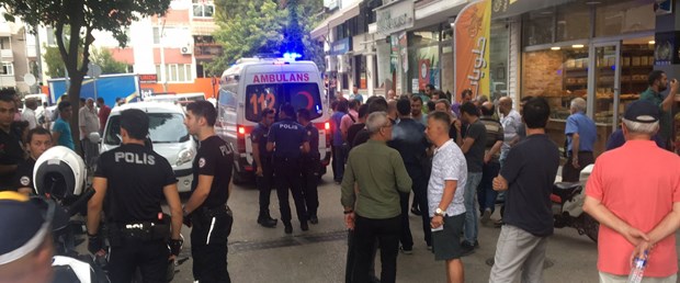 yemekleri-begenmedigini-iddia-ettigi-lokantada-4-kisiyi-bicakladi.jpg