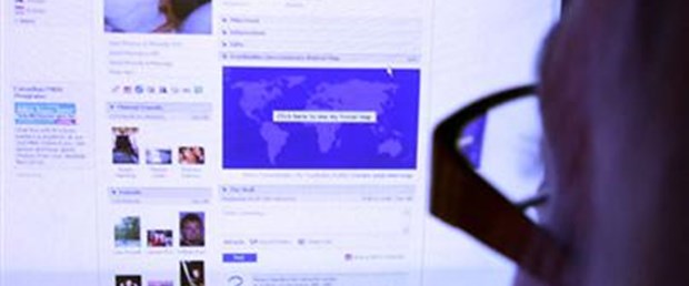 Çalışanınıza Facebook'u yasaklamayın ama...