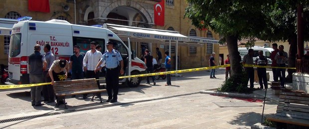 cami bahçesinde silahlı saldırı.jpg