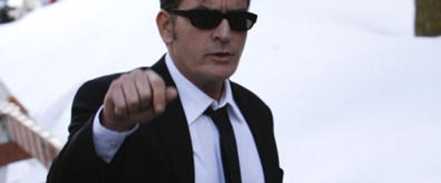CBS, Charlie Sheen'i geri istiyor