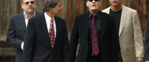 Charlie Sheen suçlu olduğunu kabul etti
