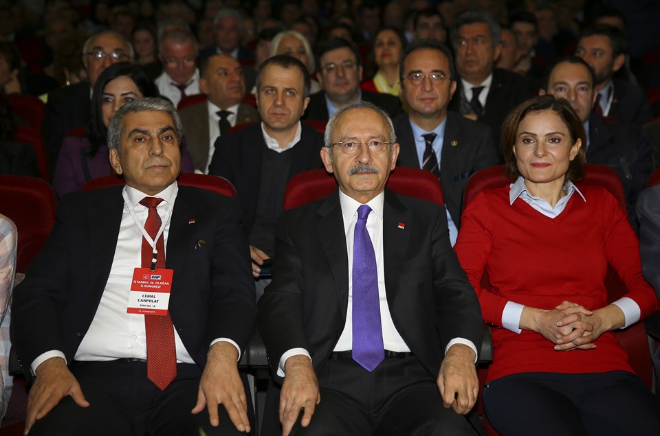 CHP lideri Kılıçdaroğlu, Cemal Canpolat (solda) ve Canan Kaftancıoğlu (sağda) ile birlikte.