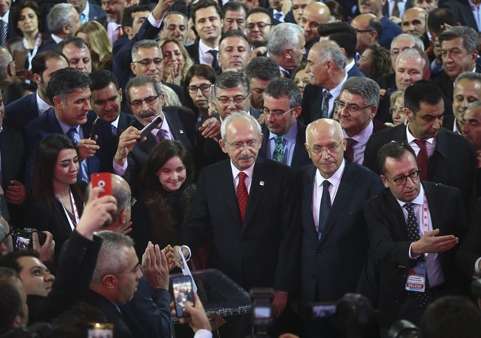 CHP Genel Başkanı Kemal Kılıçdaroğlu, 1'nolu sandıkta oyunu kullandı.
