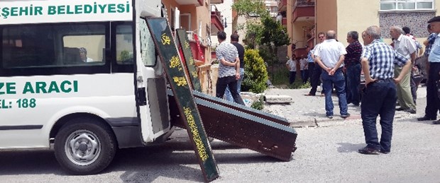 cinnet-getiren-polis-dehset-sacti-3-olu.jpg