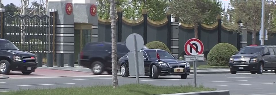 Cumhurbaşkanı Erdoğan'ın konvoyu Beştepe'den çıkarken.
