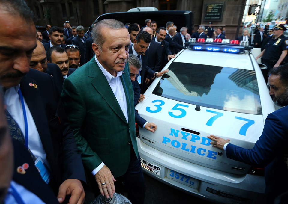Peninsula Hotel'in sokağı trafiğe kapatıldı