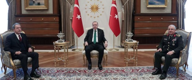 milli-savunma-bakani-akar-ile-genelkurmay-baskani-guler-bestepede_9685_dhaphoto3.jpg