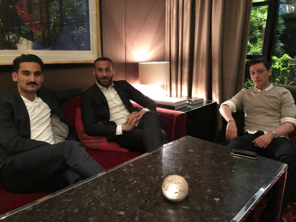 İlkay Gündoğan (Manchester City)-Cenk Tosun (Everton)-Mesut Özil (Arsenal)