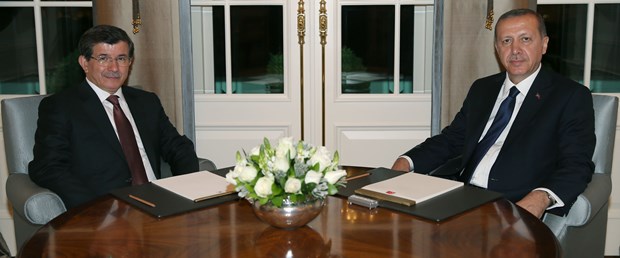 davutoglu-erdogan-8-6-2015.jpg