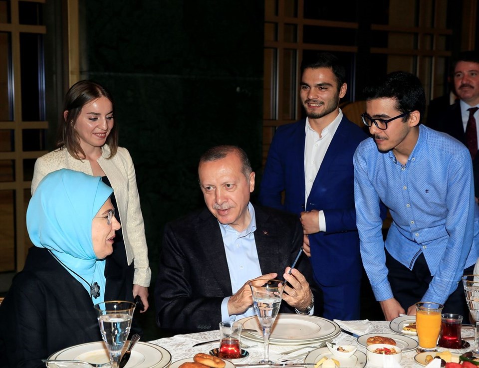 "Biz 'durust olalım' diyoruz"