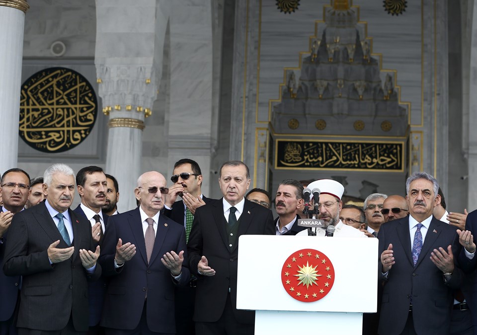 Melike hatun camii otoparkı