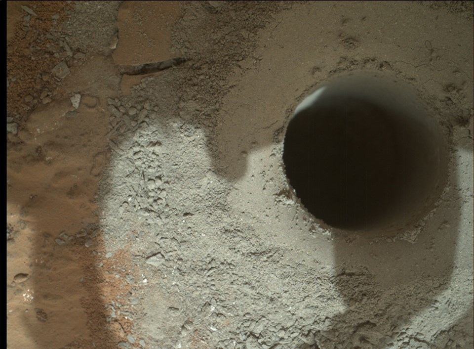Curiosity'nin Şubat ayı başında yaptığı ilk sondajın ardından çektiği kare (Büyütmek için tıklayın).