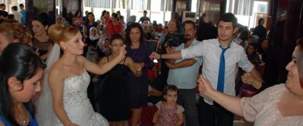 Damat düğüne yetişemedi