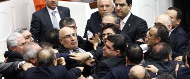 Demokrasimiz sınıfta kaldı