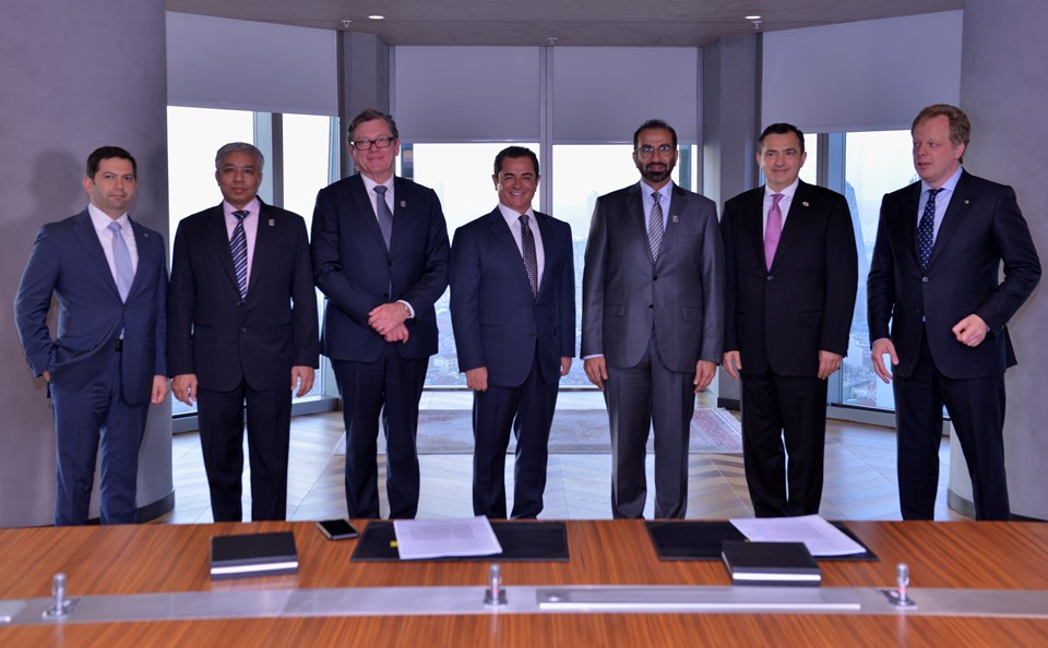 Ruslan Abil, DenizBank, CFO / Surya Subramanian, Emirates NBD Grup, CFO / Shayne Nelson, Emirates NBD CEO / Hakan Ateş, DenizBank Finansal Hizmetler Grubu, CEO / Abdulla Al Qassim, Emirates NBD İcra Kurulu Başkan Yardımcısı / Lev Khassis, Sberbank İcra Kurulu Başkan Vekili/ Igor Kolomeyskiy, Sberbank Genel Müdür Yardımcısı ve Uluslararası Blok Direktörü