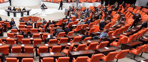Devamsız vekile 2011'de yer yok
