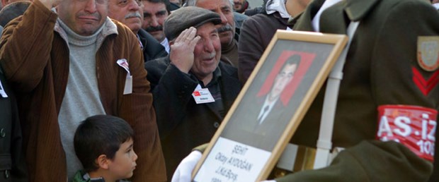 Devlet zirvesi şehit komutanı uğurladı
