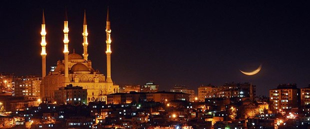 cami hilal.jpg