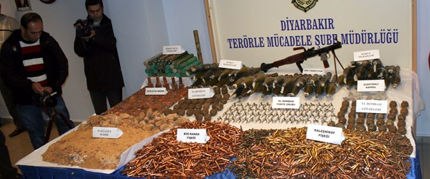 Diyarbakır’da bomba yüklü araç ele geçirildi