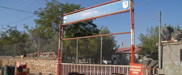 diyarbakirda-karakoluna-roketatarli-saldiri-4-yarali-fotograflar_1719_dhaphoto5.jpg