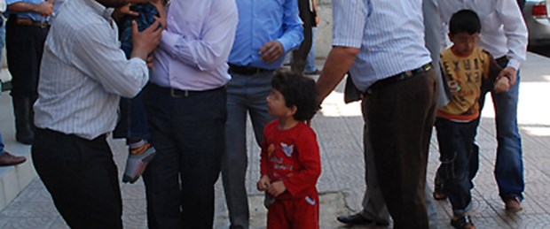 Dört çocuğunu rehin aldı