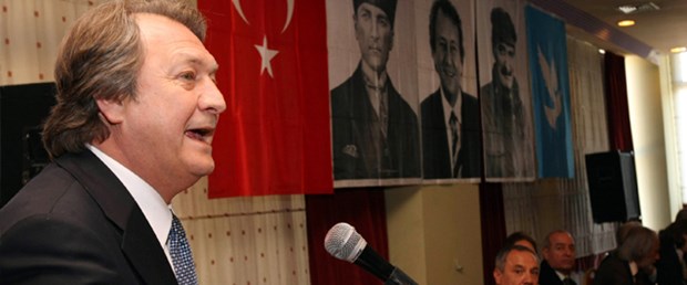 DSP'de Zeki Sezer istifa etti