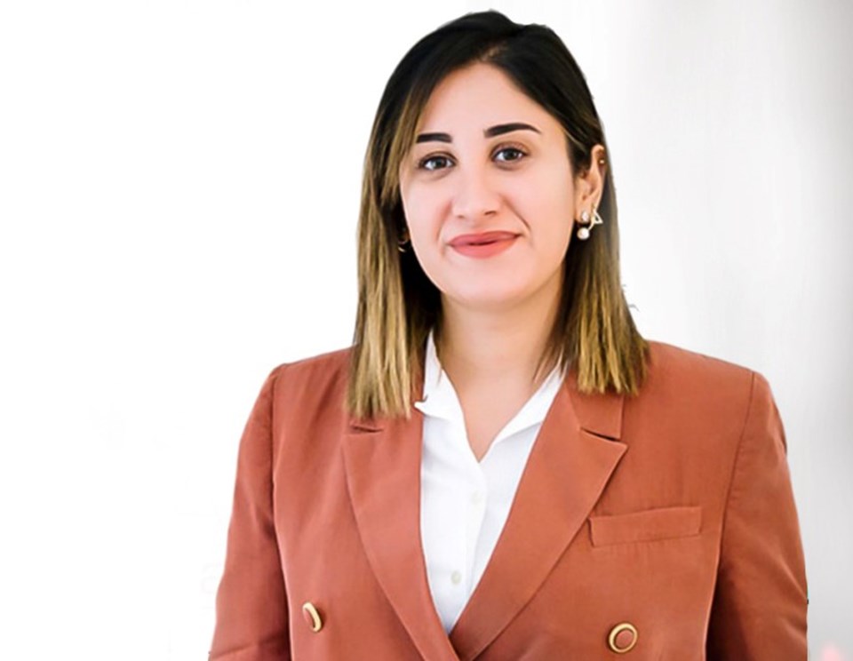 Duygu Yılmaz İstanbul Aydın Üniversitesi Gıda Mühendisliği Bölümü'nde okudu, ardından İstanbul Teknik Üniversitesi Kimya Fakültesi'ne başladı. Sonrasında İstanbul Teknik Üniversitesi'nde yüksek lisans yaptı. Yılmaz dört yıldır kendi markası Biolive için çalışıyor.