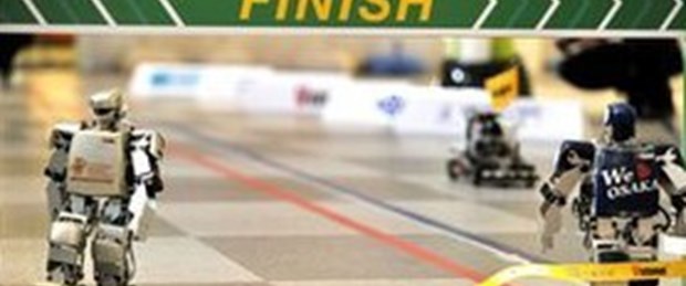 Dünyanın ilk robot maratonu nefes kesti
