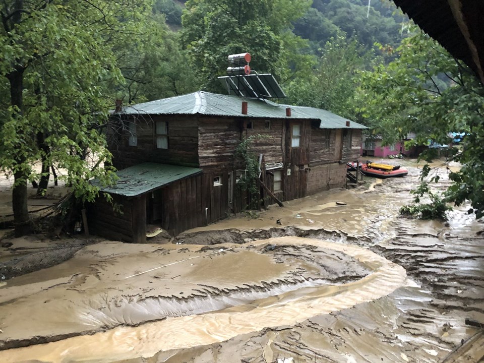 BİR KİÅİ AÄIR YARALANDI