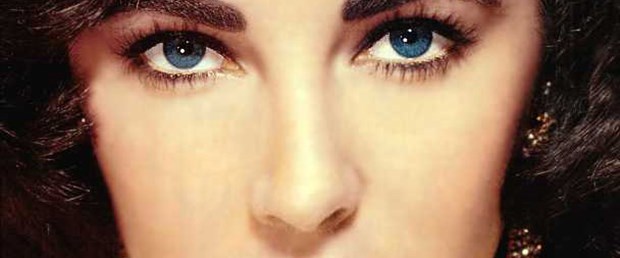 Elizabeth Taylor hastaneye kaldırıldı