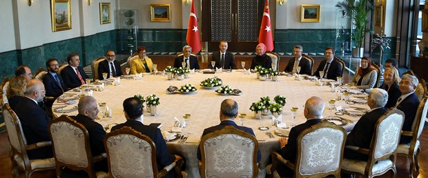 cumhurbaskanlığı-sofrası-06-05-2015.jpg