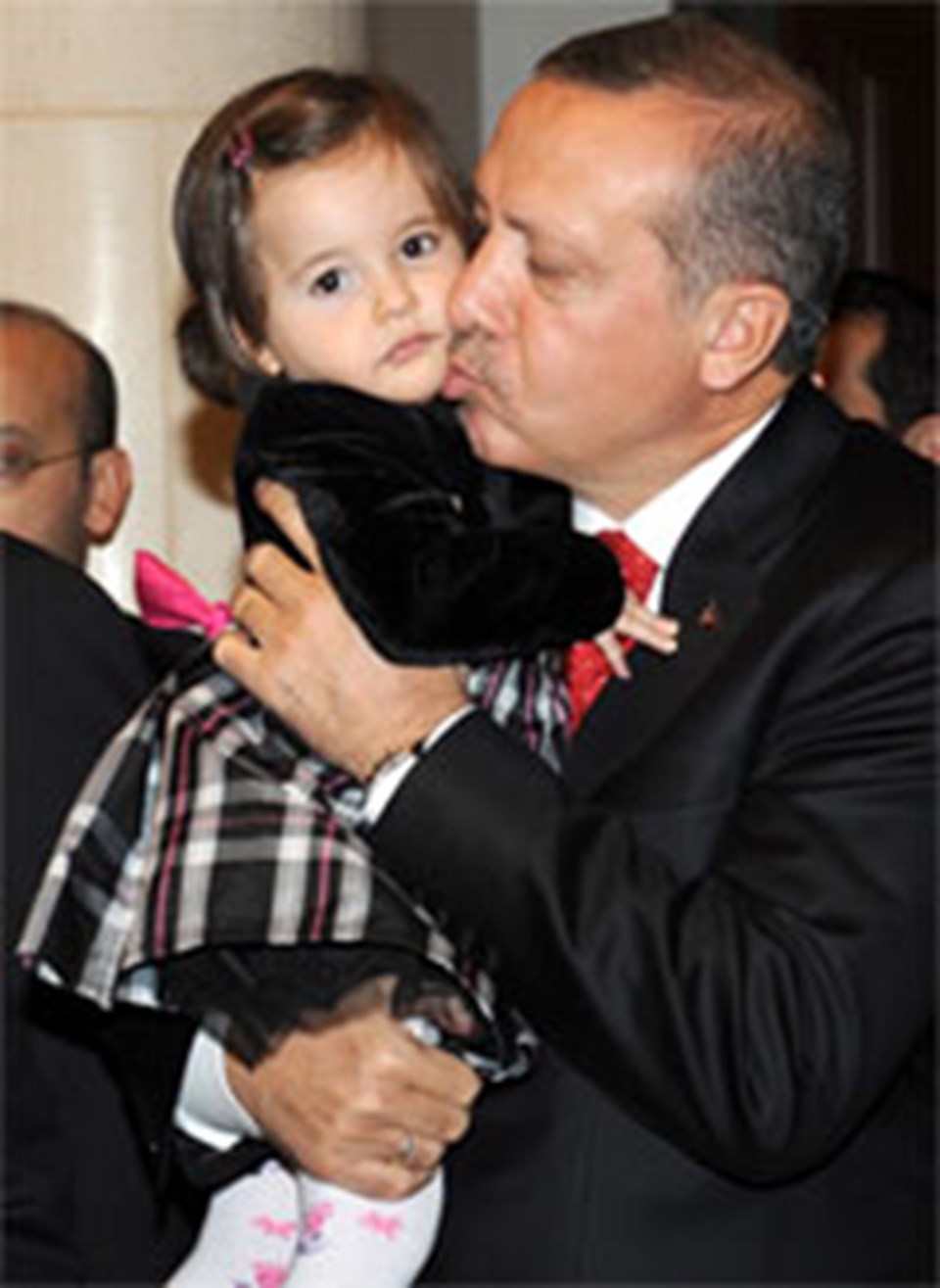 Başbakan Erdoğan ve Süveyda-Gürcan Sevgican çiftinin 2,5 kızı Melda... Erdoğan çifte 3 çocuk tavsiyesinde de bulundu.