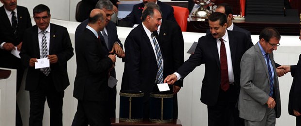 'Erken seçim'e Meclis'ten ilk onay