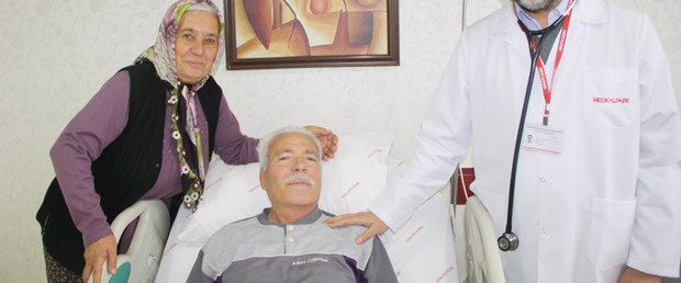 eşini kalp masajıyla kurtardı.jpg