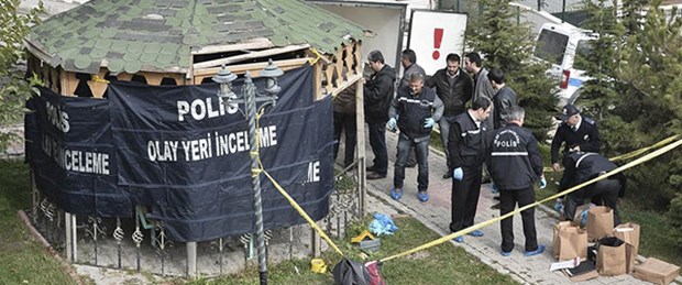 Eşini parkta öldürdü