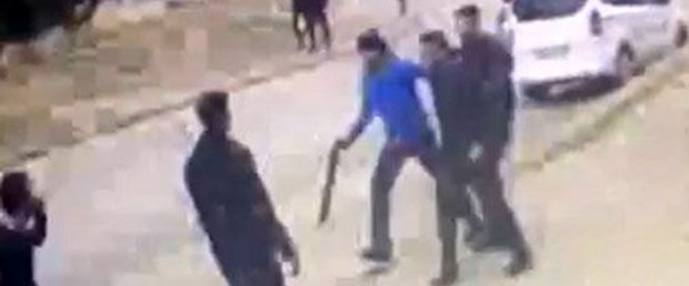 eski-kiz-arkadasinin-sevgilisini-dovup-silah-cekerek-kacirmaya-calisti.jpg