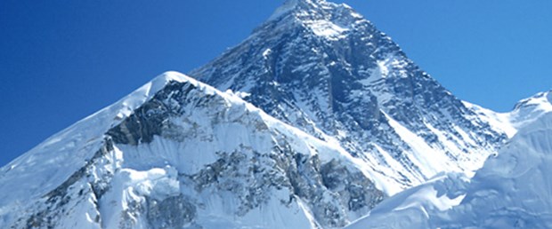 "Everest'in buzulları eriyor"