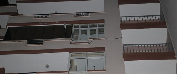 Evine balkondan girmeye çalışırken 7 kattan düşerek öldü