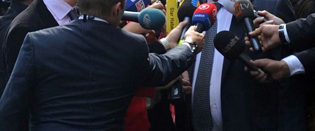 Eymür Avcı'dan şikayetçi