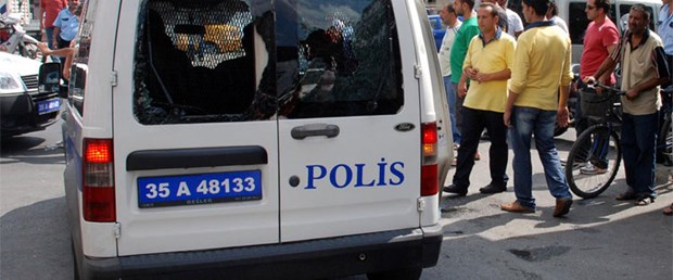 Firariyi yakalamak isteyen polise akraba taşı