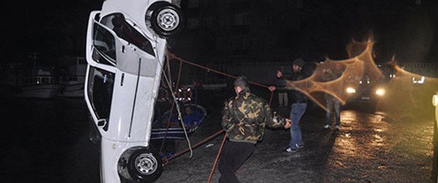 Fırtınada denize uçtu