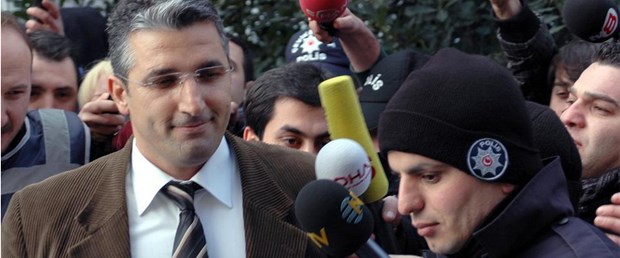 FT: AKP eleştirileri bastırmakla suçlanıyor