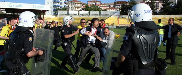Futbol maçında arbede