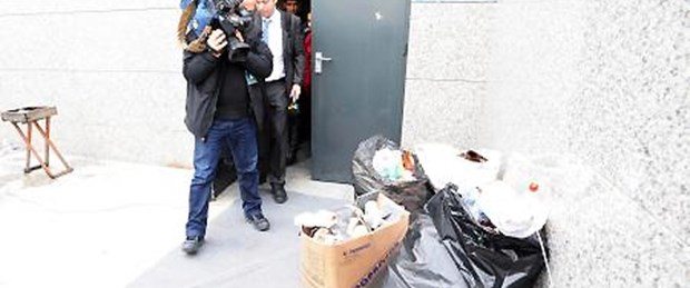 Gazetecisiz basın toplantısı bile yapıldı!