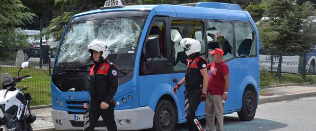 gebzede-minibus-suruculeri-birbirine-girdi.jpg