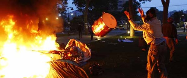 'Gezi'deki çadırları zabıta yakmış