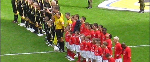 Güneş enerjili futbolcular